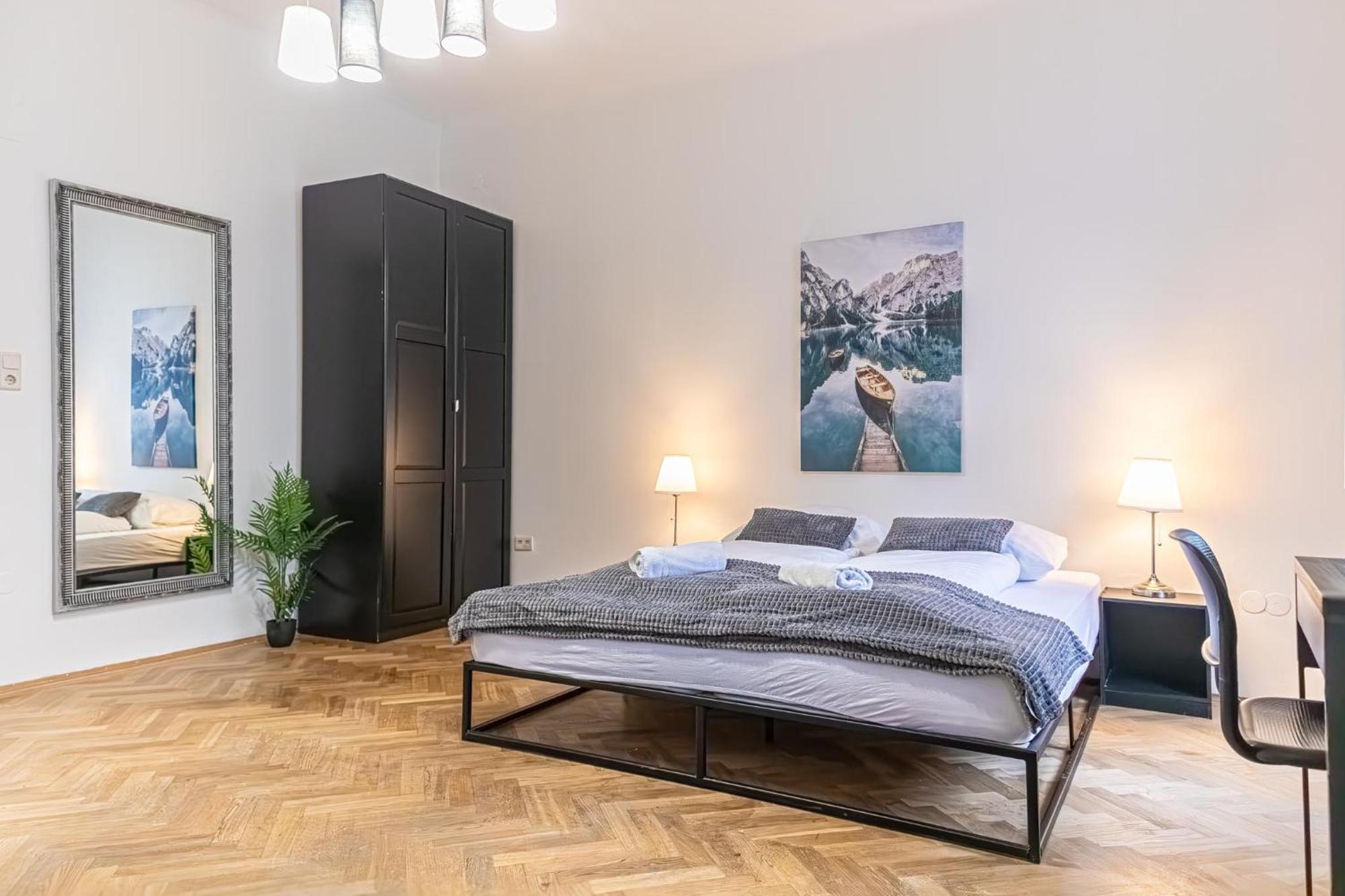 Spacious 2Br Apt -Near Wiener Stadthalle Burggassewiener Well Located Extérieur photo