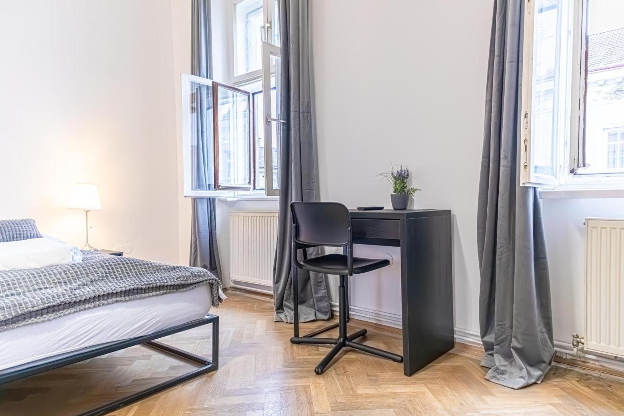 Spacious 2Br Apt -Near Wiener Stadthalle Burggassewiener Well Located Extérieur photo