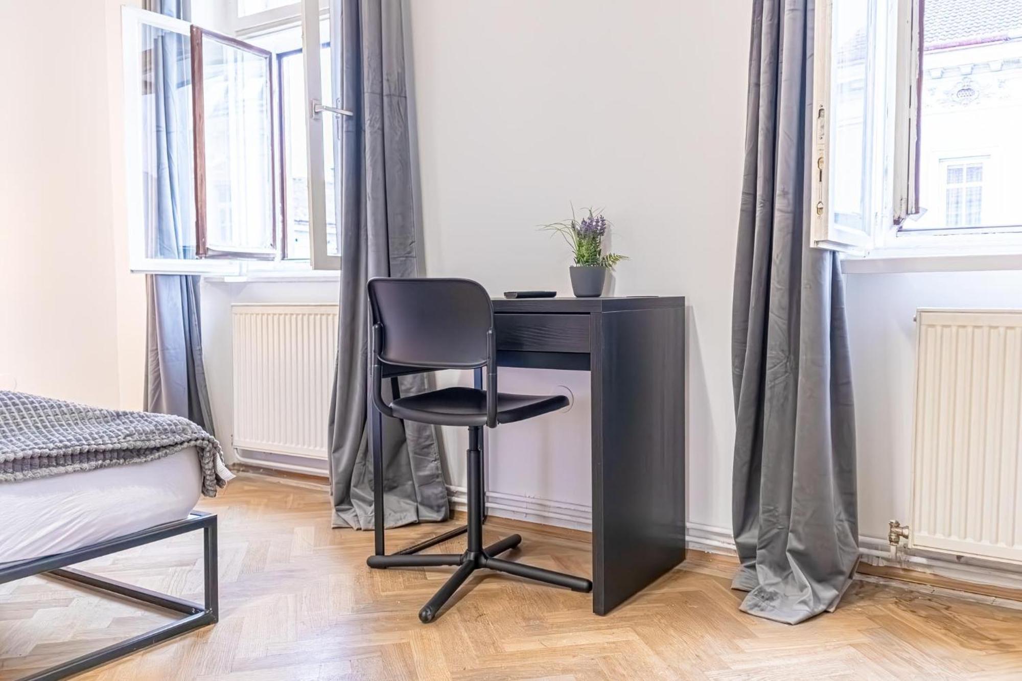 Spacious 2Br Apt -Near Wiener Stadthalle Burggassewiener Well Located Extérieur photo