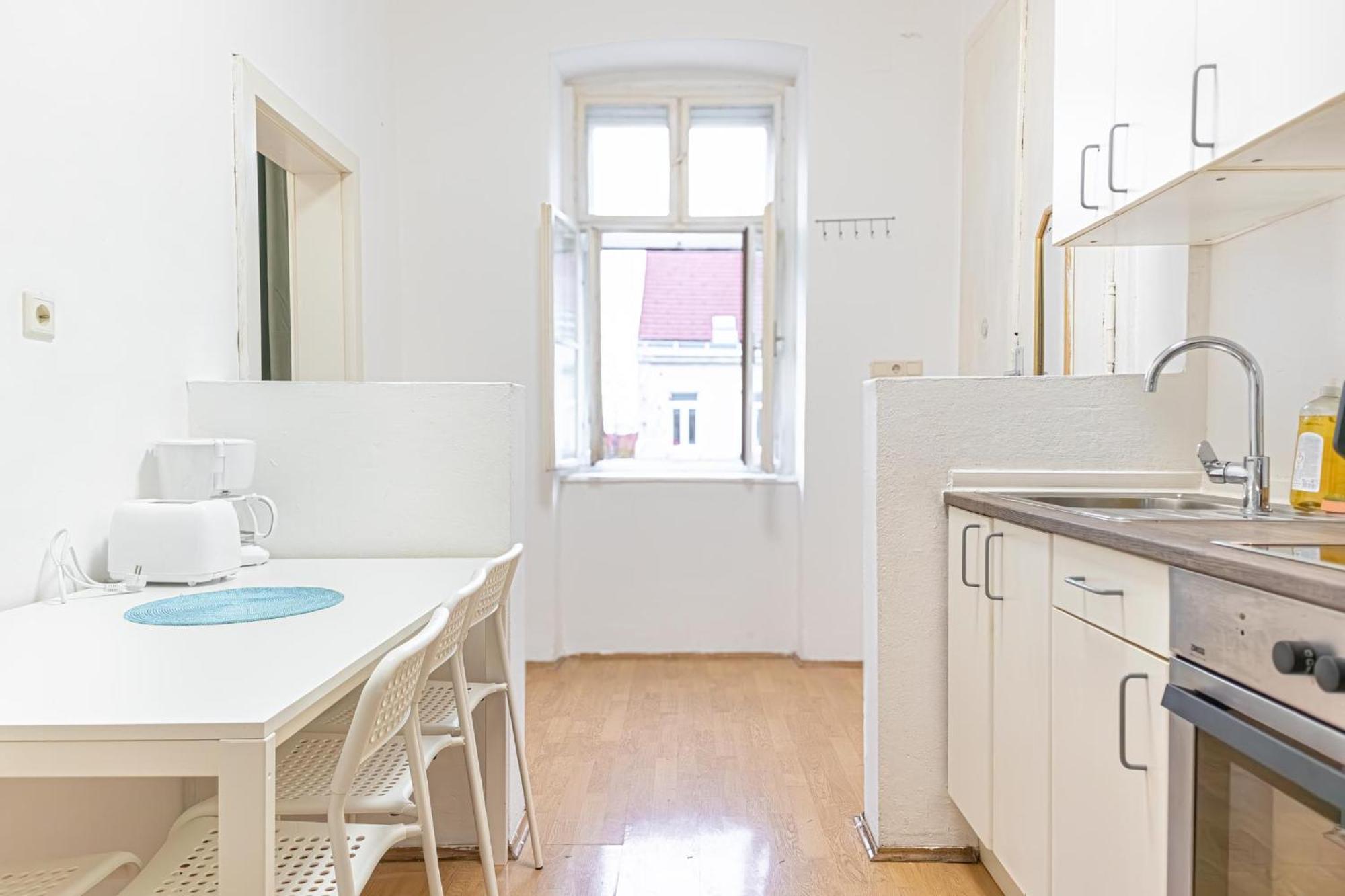 Spacious 2Br Apt -Near Wiener Stadthalle Burggassewiener Well Located Extérieur photo